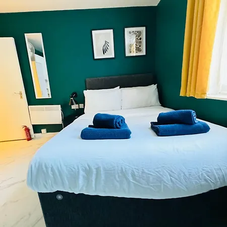 Private Studio Flat In Centre
